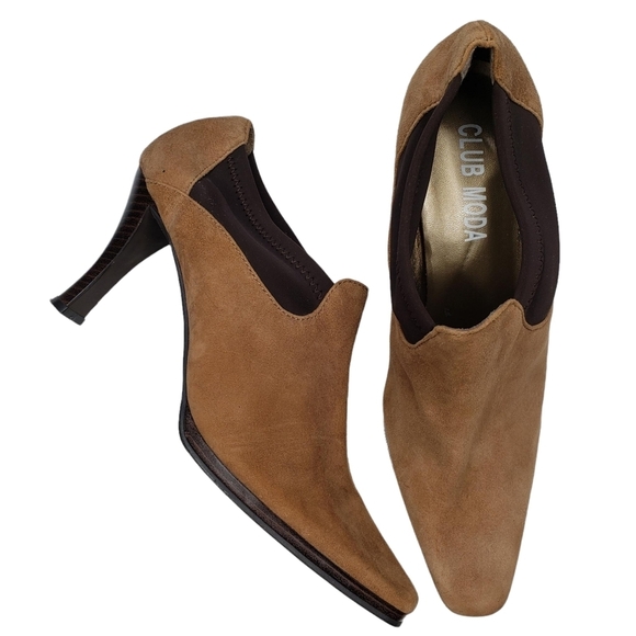 Club Moda | Tan Suede Slip On Retro Chic Glam Closed Toe Heels Women's 8.5 - Picture 1 of 12